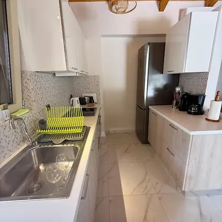 Villa Makis & Lena's Zvoronáta