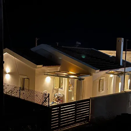 Makis & Lena's Villa *
